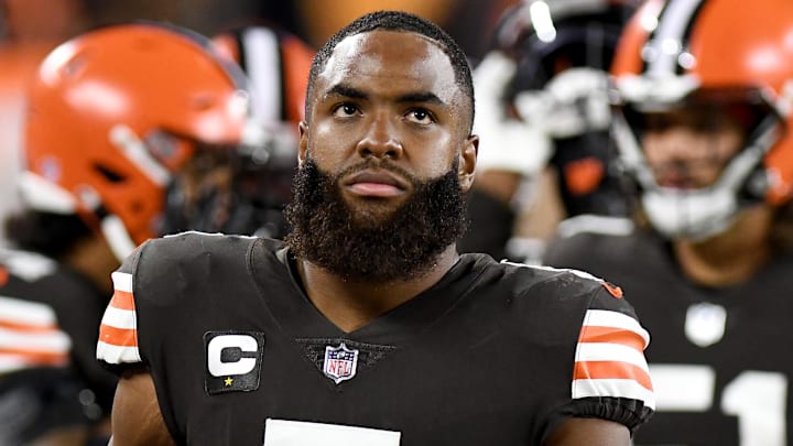 Sep 22, 2022; Cleveland, Ohio, USA; Cleveland Browns linebacker Anthony Walker Jr. (5) during pregame warmups against the Pittsburgh Steelers at FirstEnergy Stadium.