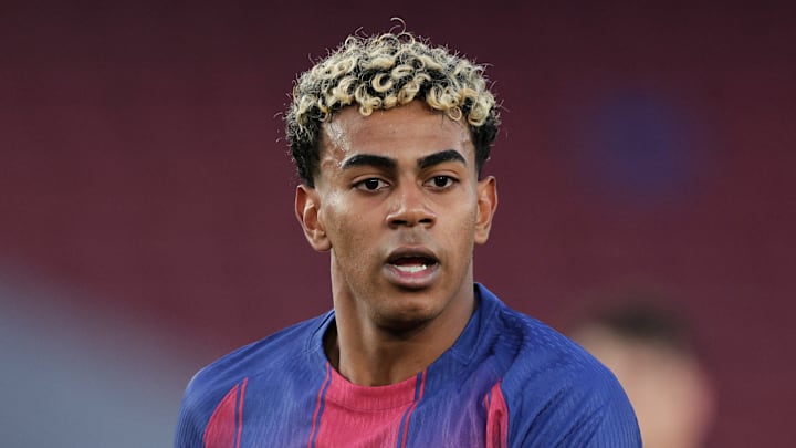 Lamine Yamal démarre comme titulaire.