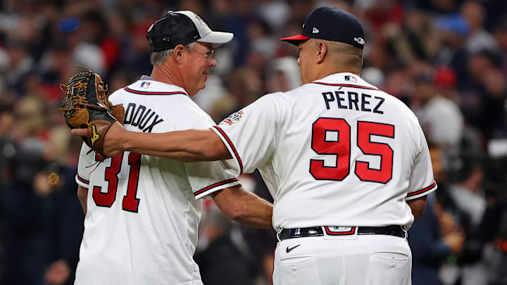 Pérez funge como asistente especial de los Bravos y busca un anillo de Serie Mundial