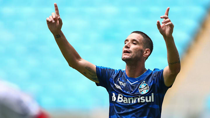 Thiago Neves, de 36 anos, livre no mercado Thiago Neves, de 36 anos, livre no mercado