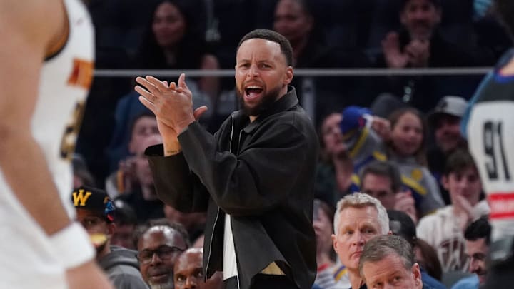 Stephen Curry was in street clothes the entire month of January.