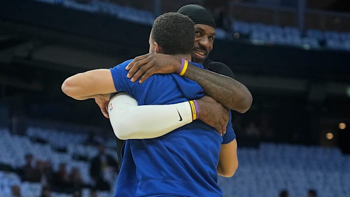 Los Angeles Lakers v Golden State Warriors