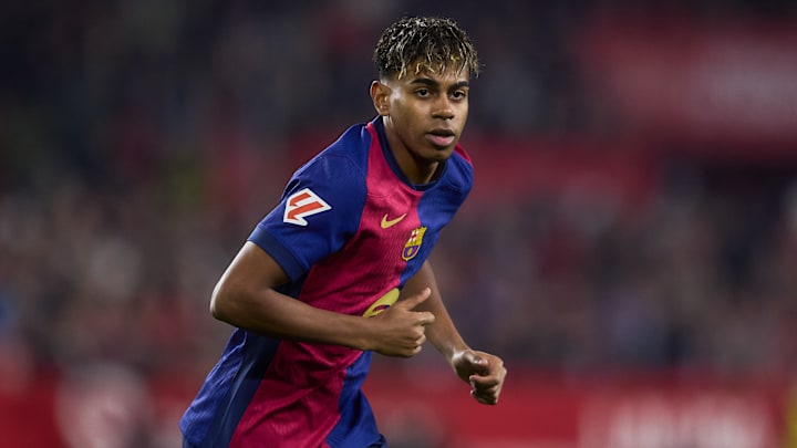 Yamal segue voando com o uniforme do Barcelona Yamal segue voando com o uniforme do Barcelona