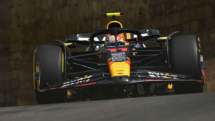 El monoplaza RB19 de Sergio "Checo" Pérez tiene un potente motor fabricado por Honda
