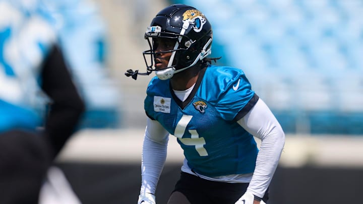 Jacksonville Jaguars running back Tank Bigsby (4) runs a play during an organized team activity