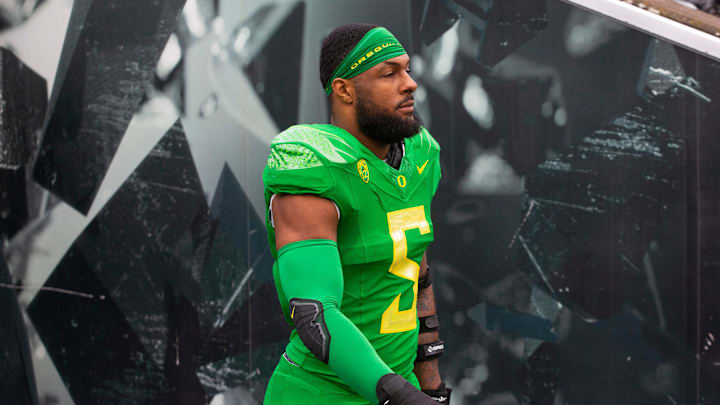 Kayvon Thibodeaux  left Oregon with 19 career sacks and became a first-round draft pick. Now the Ducks are reaching into Southern California for another 5-star edge rusher.