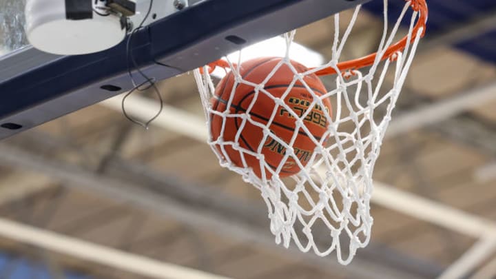 The No. 1 Dallas Lincoln girls get set to take on No. 11 Cuero