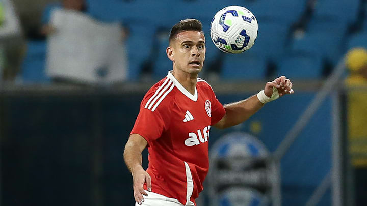 Borré segue em recuperação de lesão