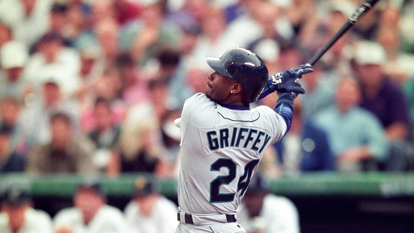 2025 Topps Chrome Platinum Baseball Release Guide