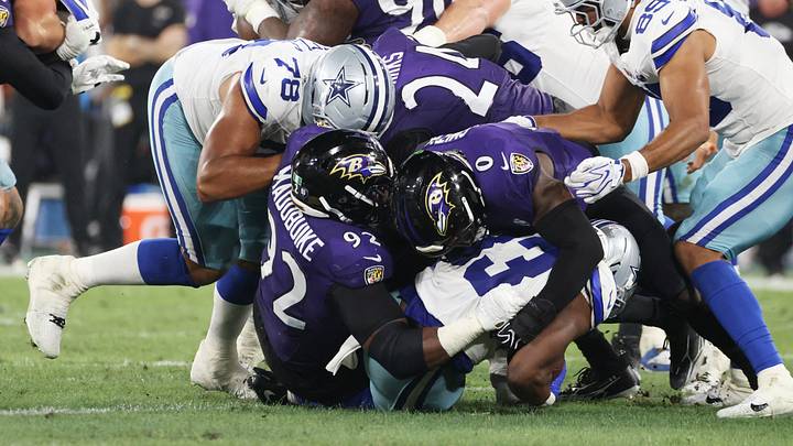 Football - NFL - Baltimore Ravens v Dallas Cowboys - Estadio Maracana, Rio de Janeiro, Brazil - September 27, 2026 Dallas Cowboys' Javonte Williams in action with Baltimore Ravens' Nnamdi Madubuike and Roquan Smith REUTERS/Sergio Moraes Football - NFL - Baltimore Ravens v Dallas Cowboys - Estadio Maracana, Rio de Janeiro, Brazil - September 27, 2026 Dallas Cowboys' Javonte Williams in action with Baltimore Ravens' Nnamdi Madubuike and Roquan Smith REUTERS/Sergio Moraes
