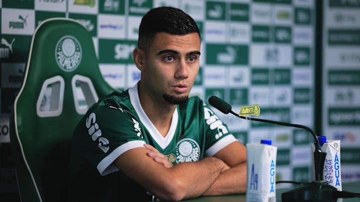 Andreas Pereira foi oficialmente apresentado no Verdão