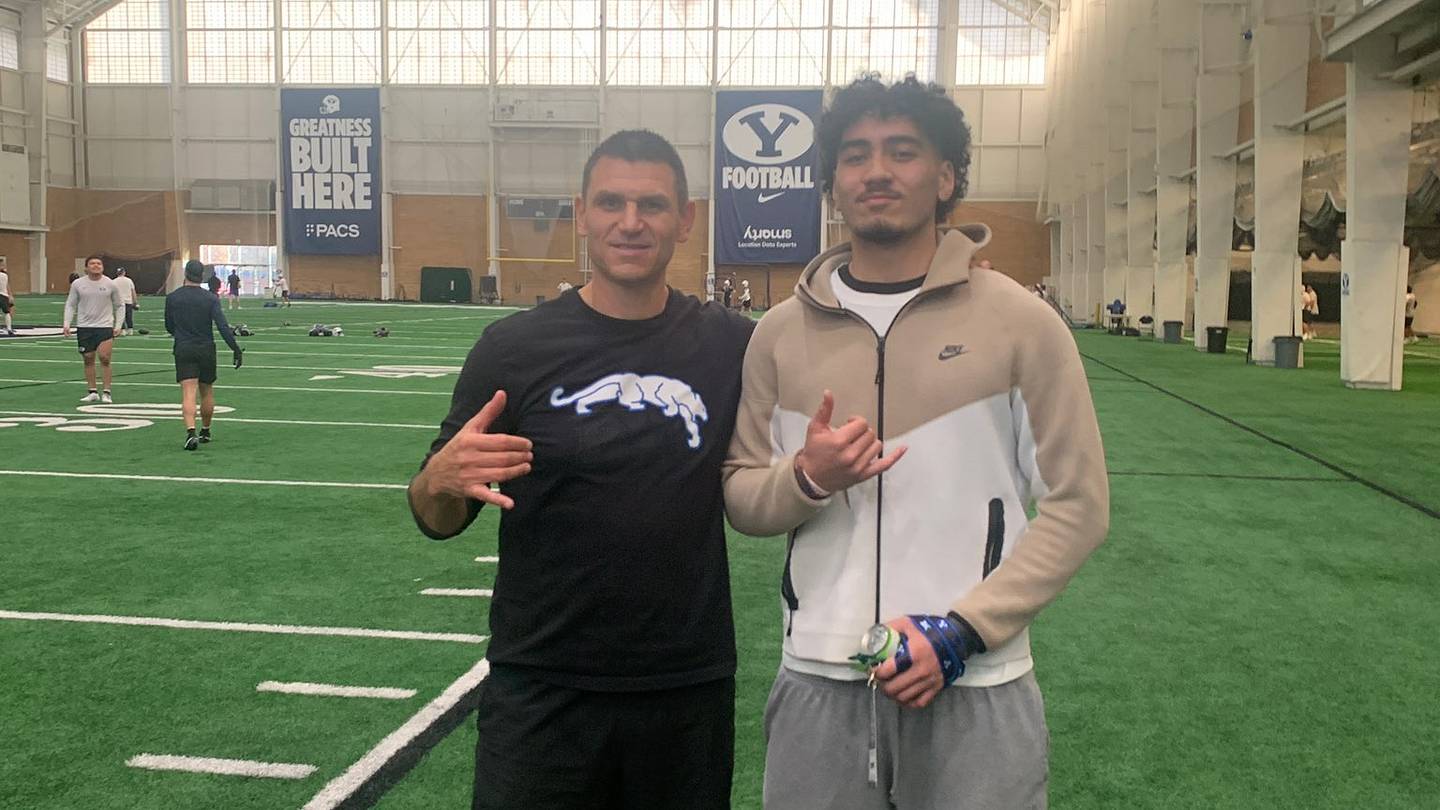 One Week After Committing to Minnesota, Ma'atoe Moe Flips to