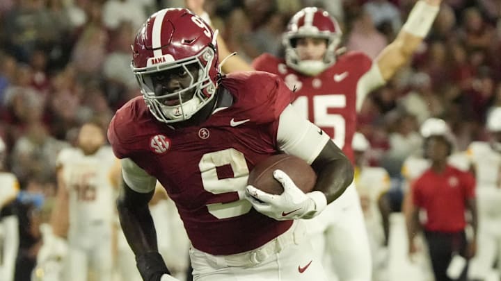 Sep 6, 2025; Tuscaloosa, Alabama, USA; Alabama running back Richard Young (9) runs for a touchdown against UL Monroe as Alabama quarterback Ty Simpson (15) celebrates behind him at Saban Field at Bryant-Denny Stadium. Mandatory Credit: Gary Cosby Jr.-Imagn Images Sep 6, 2025; Tuscaloosa, Alabama, USA; Alabama running back Richard Young (9) runs for a touchdown against UL Monroe as Alabama quarterback Ty Simpson (15) celebrates behind him at Saban Field at Bryant-Denny Stadium. Mandatory Credit: Gary Cosby Jr.-Imagn Images
