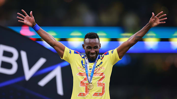 Julián Quiñones es el máximo campeón contemporáneo de la Liga MX 