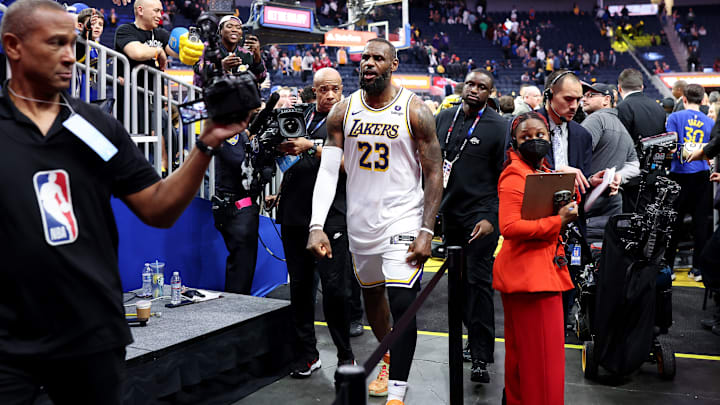 Los Angeles Lakers v Golden State Warriors
