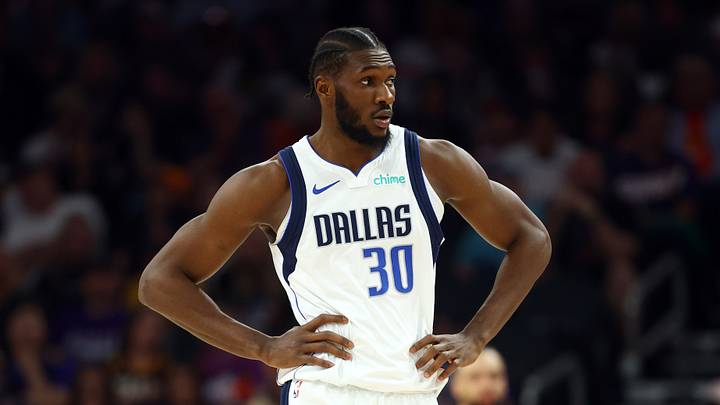 Apr 8, 2026; Phoenix, Arizona, USA; Dallas Mavericks center Moussa Cisse (30) against the Phoenix Suns at Mortgage Matchup Center. Mandatory Credit: Mark J. Rebilas-Imagn Images Apr 8, 2026; Phoenix, Arizona, USA; Dallas Mavericks center Moussa Cisse (30) against the Phoenix Suns at Mortgage Matchup Center. Mandatory Credit: Mark J. Rebilas-Imagn Images