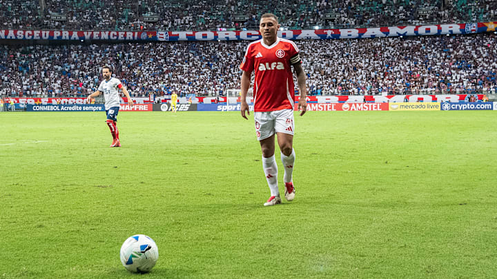 Meio-campista está com uma lombalgia