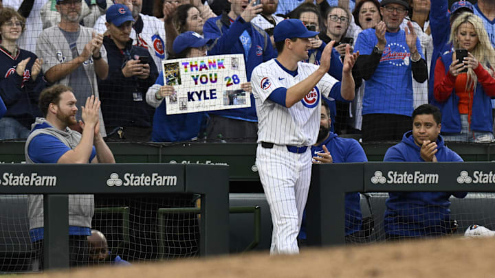 Sep 28, 2024; Chicago, Illinois, USA;  Chicago Cubs pitcher Kyle Hendricks (28) thanks fans  after he was pulled from the game  during the eighth inning against the Cincinnati Reds at Wrigley Field.