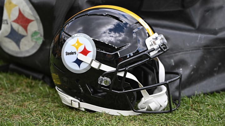 Nov 16, 2025; Pittsburgh, Pennsylvania, USA; A Pittsburgh Steelers helmet before a game against the Cincinnati Bengals at Acrisure Stadium. Mandatory Credit: Barry Reeger-Imagn Images Nov 16, 2025; Pittsburgh, Pennsylvania, USA; A Pittsburgh Steelers helmet before a game against the Cincinnati Bengals at Acrisure Stadium. Mandatory Credit: Barry Reeger-Imagn Images