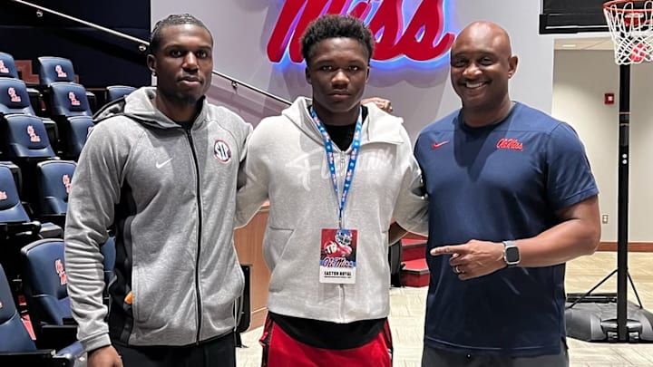 Easton Royal, center, is a 5-star recruit with a UW offer. Easton Royal, center, is a 5-star recruit with a UW offer.