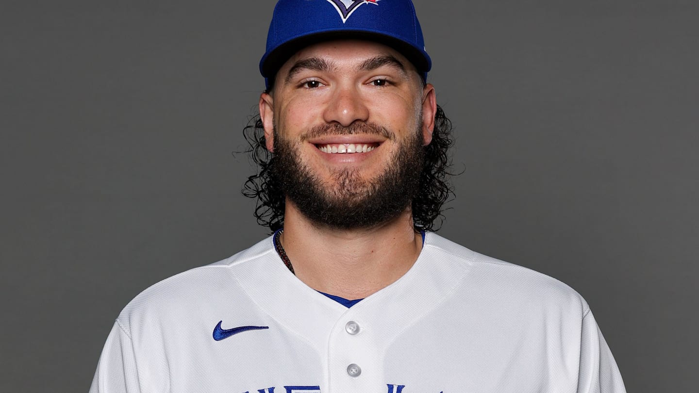 Blue Jays' Cody Ponce Carted Off with Injury in First MLB Game Since 2021