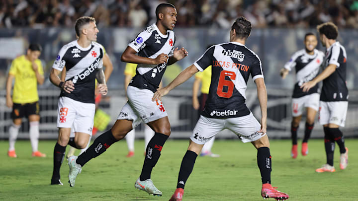 Rayan abriu o marcador em São Januário