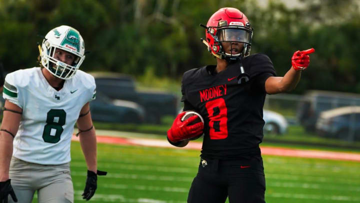 Cardinal Mooney's Chris Mccorkle makes the catch during Friday night's game against Lakewood Ranch.