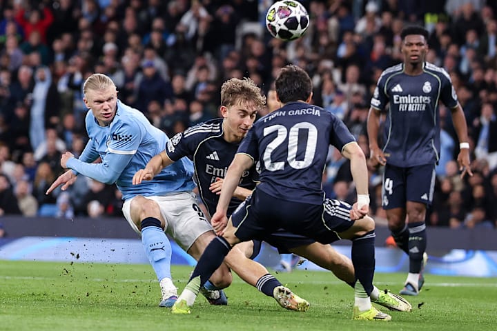 เอร์ลิง ฮาลันด์, ดีน ฮุยเซน