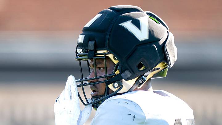 Vanderbilt edge Brian Allen Jr. (10) goes through drills at Vanderbilt University’s McGugin Center practice fields Tuesday, April 7, 2026. Vanderbilt edge Brian Allen Jr. (10) goes through drills at Vanderbilt University’s McGugin Center practice fields Tuesday, April 7, 2026.