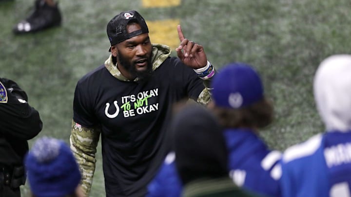 Indianapolis Colts outside linebacker Shaquille Leonard (53) greets fans before facing the Jacksonville