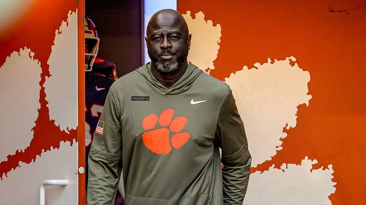 Clemson has locked in its first edge rusher of the 2027 class in JiQuan Rogers, who chose the Tigers over four others. Clemson has locked in its first edge rusher of the 2027 class in JiQuan Rogers, who chose the Tigers over four others.