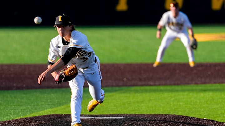 Iowa’s Cade Obermueller (33) pitches against Oregon during a Big Ten conference baseball game May 15, 2025 at Duane Banks Field in Iowa City, Iowa.
