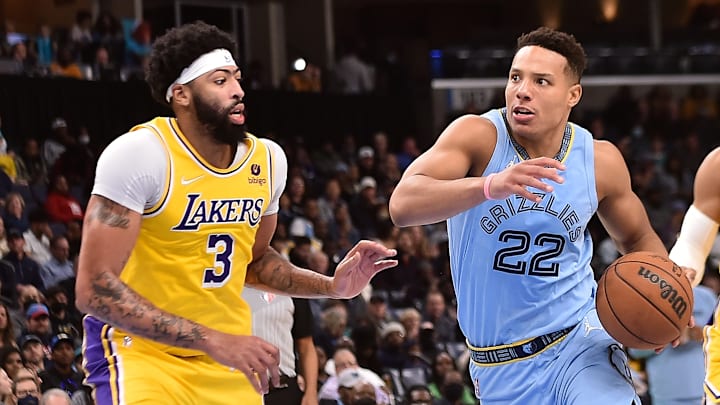 Los Lakers cayeron en su visita a Memphis