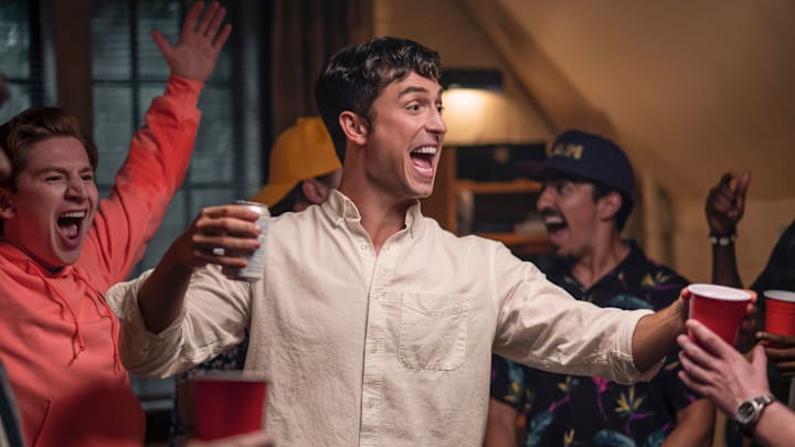 Benito Skinner in Overcompensating on Prime Video