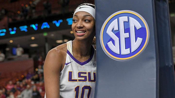 LSU Tigers forward Angel Reese.
