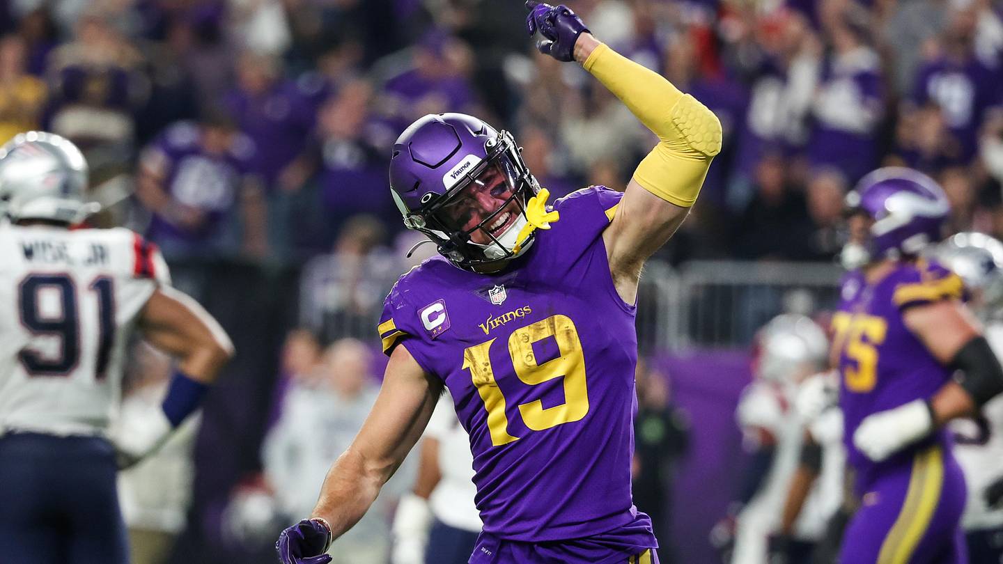 Adam Thielen traded back to the Vikings