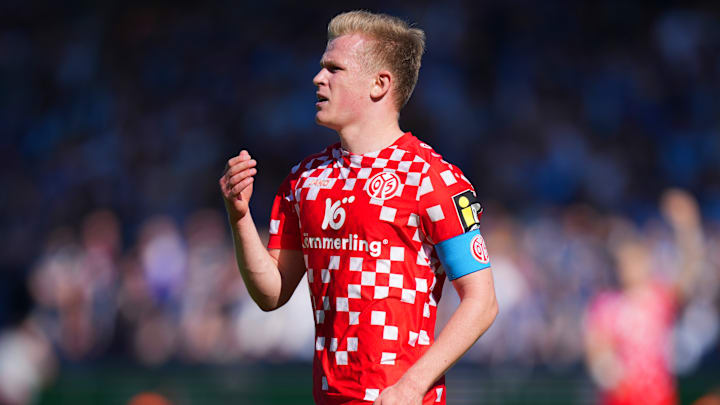 Jonathan Burkardt im Trikot von Mainz 05.