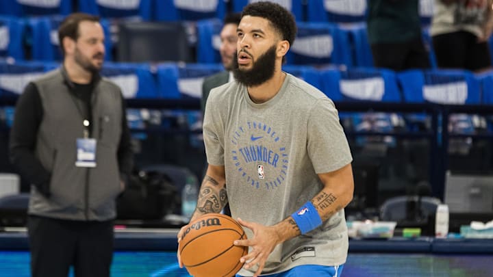 May 22, 2025; Oklahoma City, Oklahoma, USA; Oklahoma City Thunder forward Kenrich Williams (34) warms up before game two against the Minnesota Timberwolves of the western conference finals for the 2025 NBA Playoffs at Paycom Center. Mandatory Credit: Brett Rojo-Imagn Images May 22, 2025; Oklahoma City, Oklahoma, USA; Oklahoma City Thunder forward Kenrich Williams (34) warms up before game two against the Minnesota Timberwolves of the western conference finals for the 2025 NBA Playoffs at Paycom Center. Mandatory Credit: Brett Rojo-Imagn Images