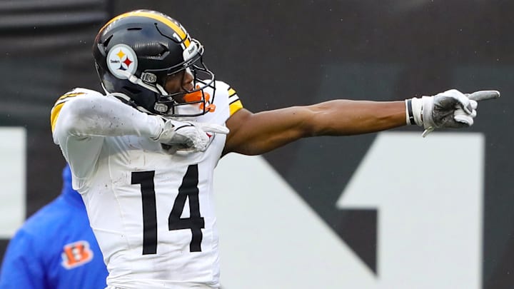Pittsburgh Steelers wide receiver George Pickens celebrates his first down reception during the fourth quarter against the Cincinnati Bengals.