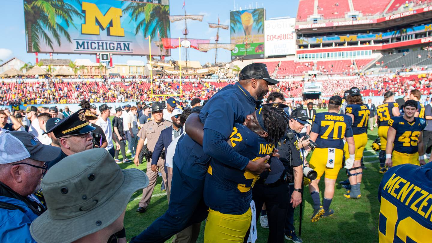 3 thoughts on the commitment of five star defensive end Carter Meadows