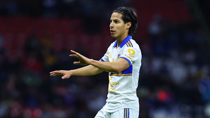 Diego Lainez debutó  con Tigres UANL
