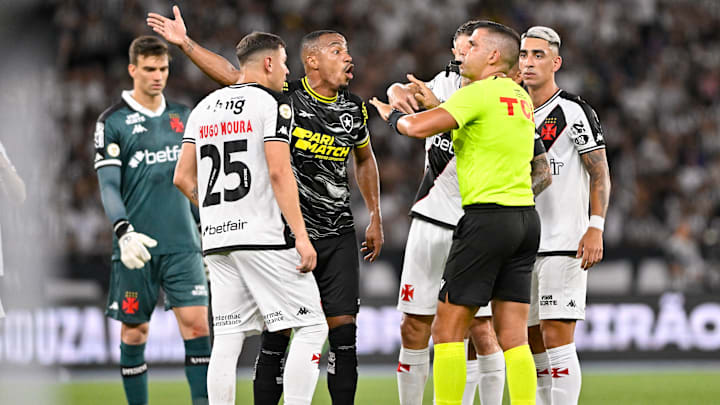 Vasco x Botafogo duelam pelas quartas de final da Copa do Brasil