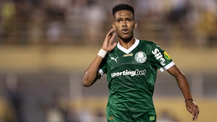 Estêvão é um dos principais destaques do Palmeiras