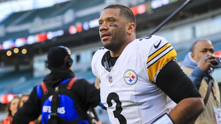 Dec 1, 2024; Cincinnati, Ohio, USA; Pittsburgh Steelers quarterback Russell Wilson (3) runs off the field after the victory over the Cincinnati Bengals at Paycor Stadium. Mandatory Credit: Katie Stratman-Imagn Images Dec 1, 2024; Cincinnati, Ohio, USA; Pittsburgh Steelers quarterback Russell Wilson (3) runs off the field after the victory over the Cincinnati Bengals at Paycor Stadium. Mandatory Credit: Katie Stratman-Imagn Images