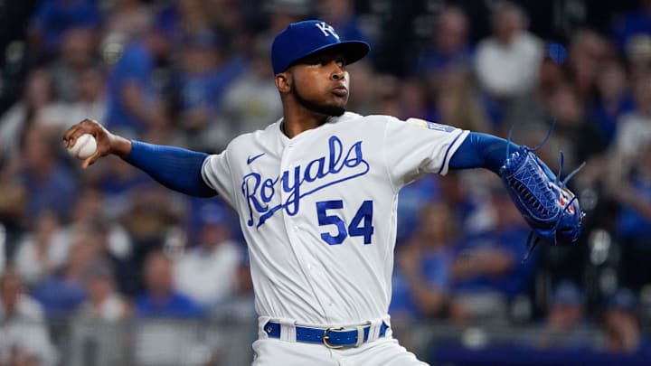 Ervin Santana lanzó en 2021 con Kansas City 