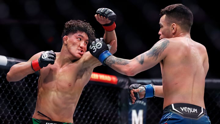 Raul Rosas Jr. y Christian Rodríguez en la pelea del UFC 287