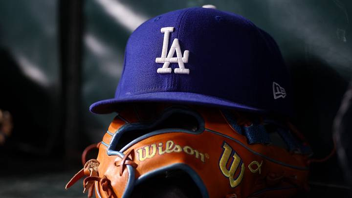 Aug 25, 2026; Atlanta, Georgia, USA; A detailed view of a Los Angeles Dodgers hat and glove on the bench against the Atlanta Braves in the eighth inning at Truist Park. Mandatory Credit: Brett Davis-Imagn Images Aug 25, 2026; Atlanta, Georgia, USA; A detailed view of a Los Angeles Dodgers hat and glove on the bench against the Atlanta Braves in the eighth inning at Truist Park. Mandatory Credit: Brett Davis-Imagn Images