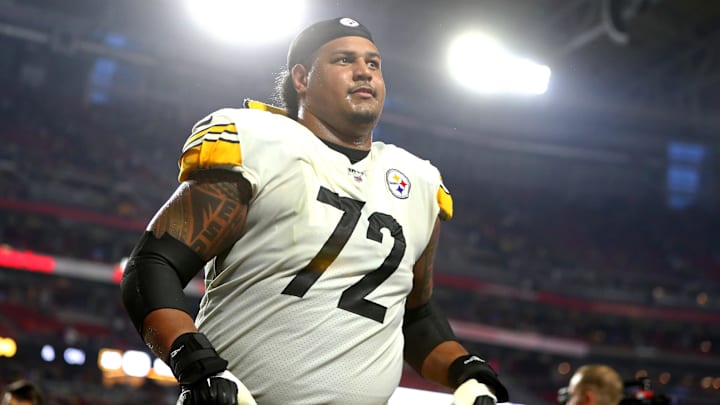 Dec 8, 2019; Glendale, AZ, USA; Pittsburgh Steelers offensive tackle Zach Banner (72) against the Arizona Cardinals at State Farm Stadium. Mandatory Credit: Mark J. Rebilas-Imagn Images