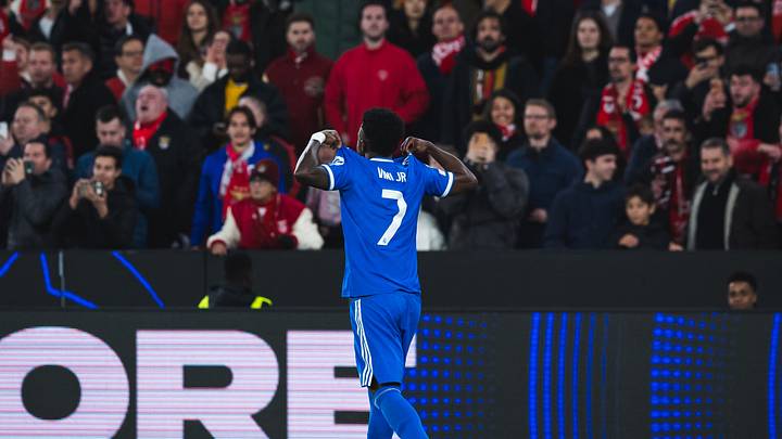 Des supporters de Benfica ont réalisé des gestes racistes envers Vinicius Jr.