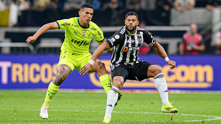 Hulk recebeu cartão vermelho no último jogo entre Palmeiras e Atlético-MG